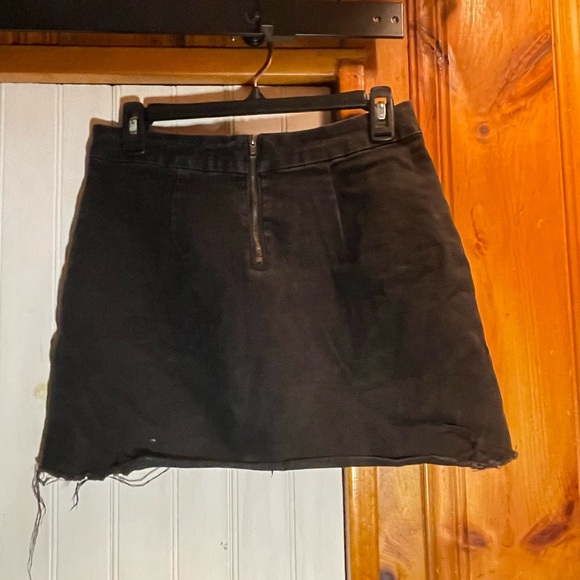 Black skirt - Picture 2 of 3